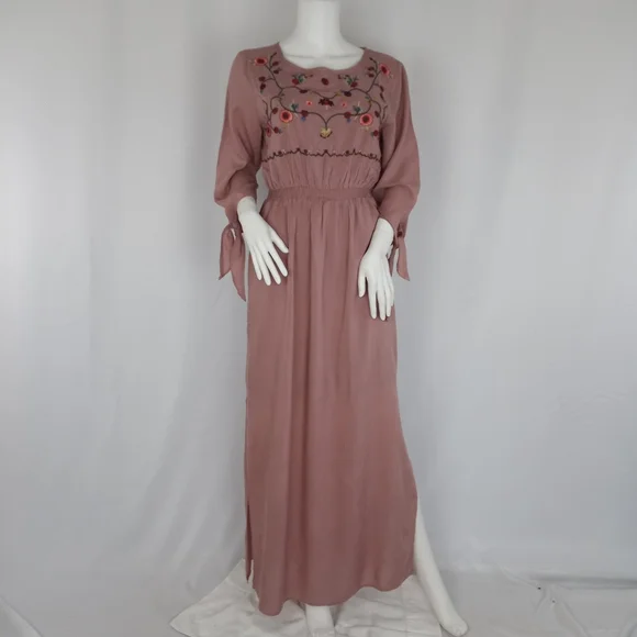 JODIFL | Dresses | Jodifl Embroidered Maxi Dress | Poshmark